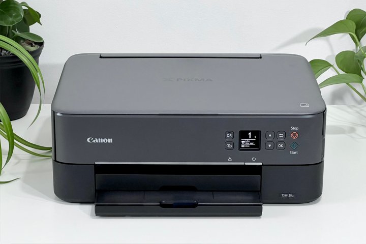 Pixma TS6420a của Canon là một chiếc máy in nhỏ gọn và đẹp mắt.