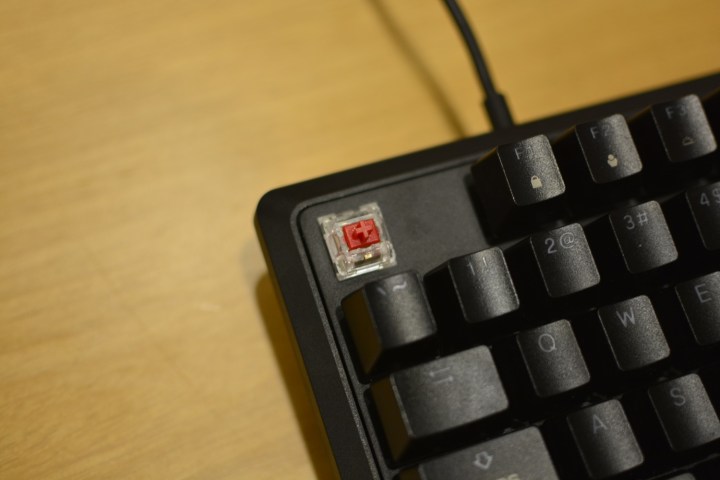 Công tắc phím trên bàn phím Corsair K70 Core.