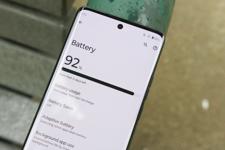The battery page on the Motorola Edge (2023).